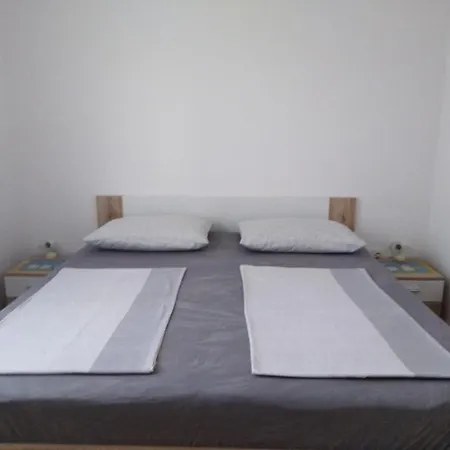 Apartments Tomy - With Free Parking Medulin Exterior photo