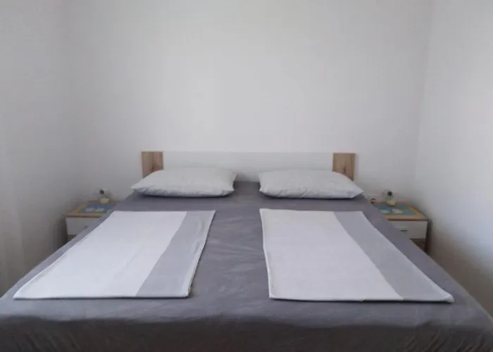 Apartments Tomy - With Free Parking